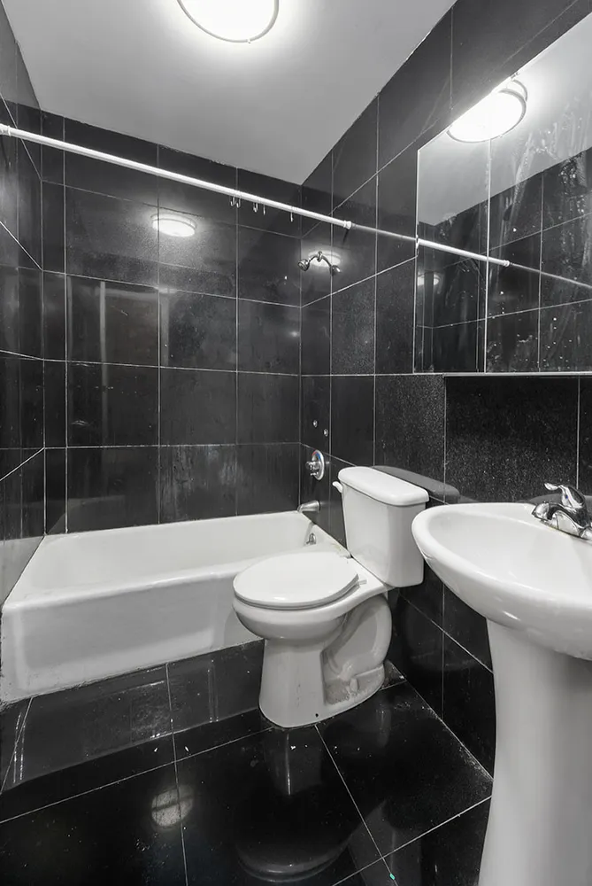 $4,500 | 633 East 6th Street, Unit 4W | East Village