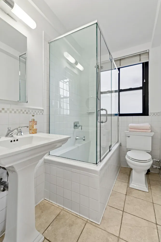$720,000 | 235 East 22nd Street, Unit 7T | Gramercy