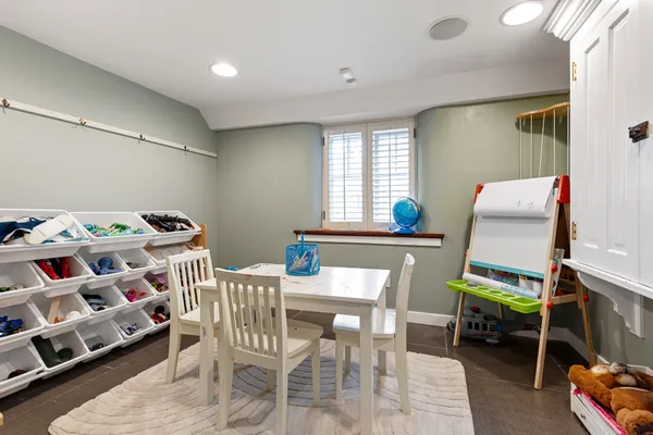 $1,195,000 | 21 Holly Lane, Wilmington, DE 19807