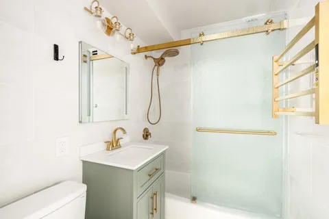 $1,175,000 | 142 East 16th Street, Unit 17E | Gramercy
