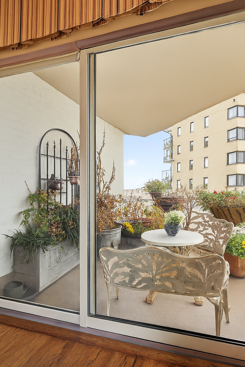200 East End Avenue, Unit 10KL Manhattan, NY 10128 - Photo 4 of 23 a view of living room