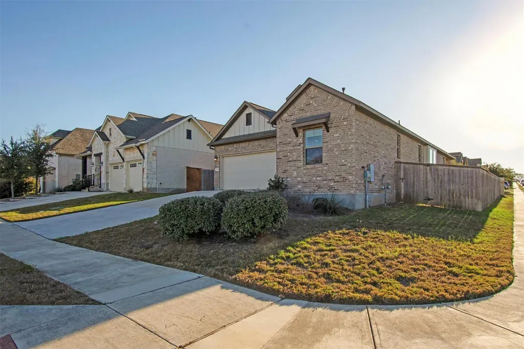 $2,800 | 104 Pin Cherry Pass, San Marcos, TX 78666