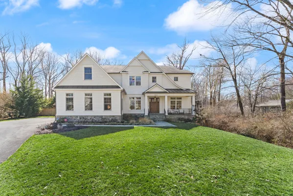 $2,550,000 | 8621 McHenry Street, Vienna, VA 22180