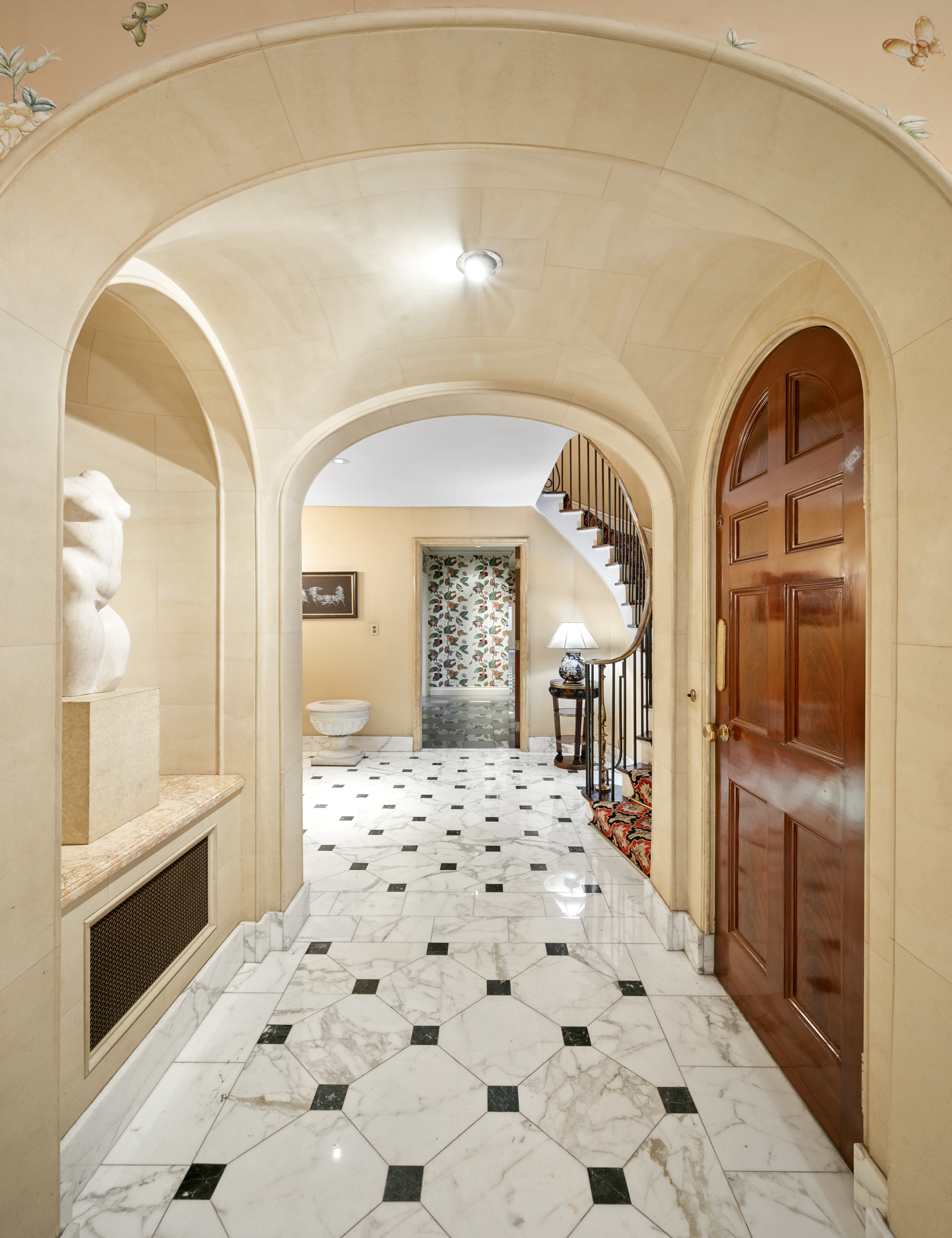 163 East 64th Street Manhattan, NY 10065 - Photo 7 of 34