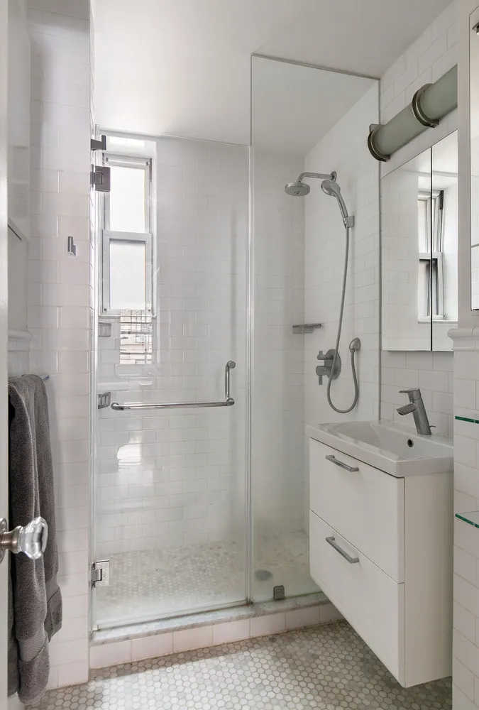 $1,250,000 | 11 West 69th Street, Unit 1B | Upper West Side