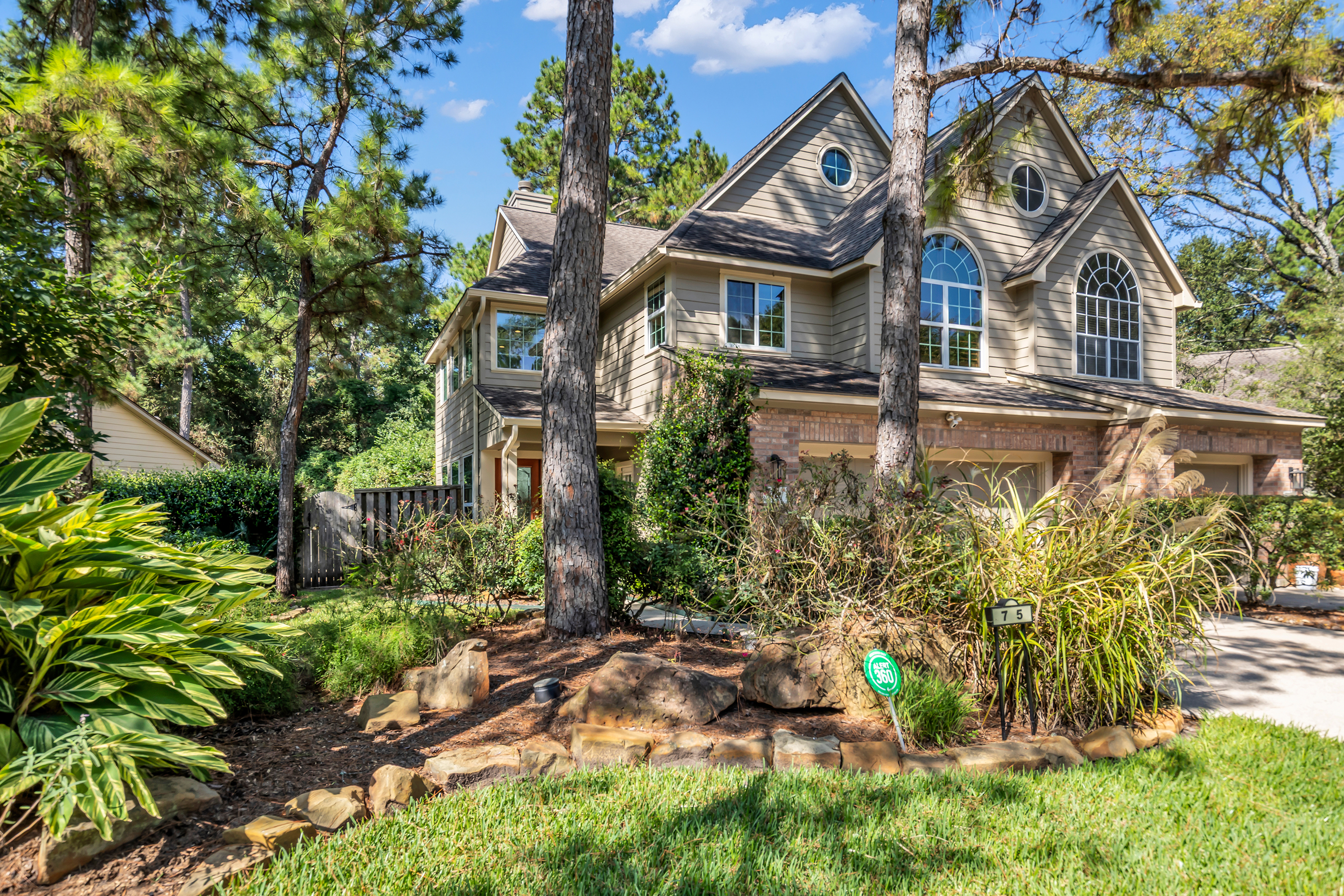 75 Lakeridge Drive Spring, TX 77381 - Photo 3 of 45 Gallery Image 3