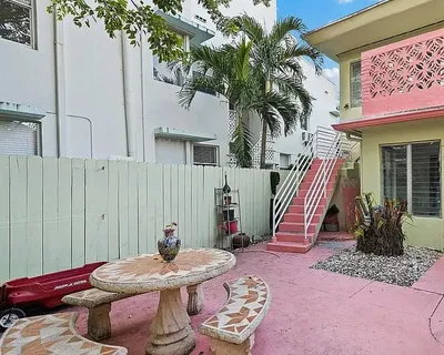 $3,800,000 | 2822 Pine Tree Drive, Miami Beach, FL 33140