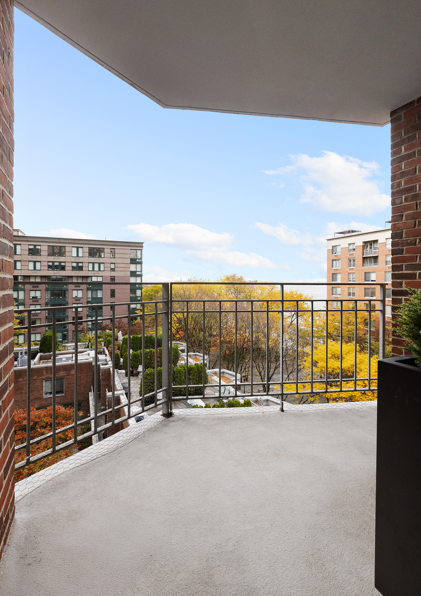 2 South End Avenue, Unit 7B Manhattan, NY 10280 - Photo 2 of 17 a view of balcony with city view