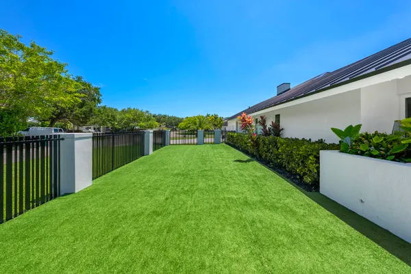 $2,925,000 | 9201 Southwest 102nd Street, Miami, FL 33176