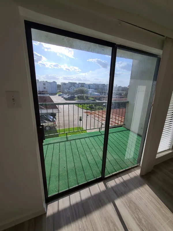 $69,000 | 2822 South Bartell Drive, Houston, TX 77054