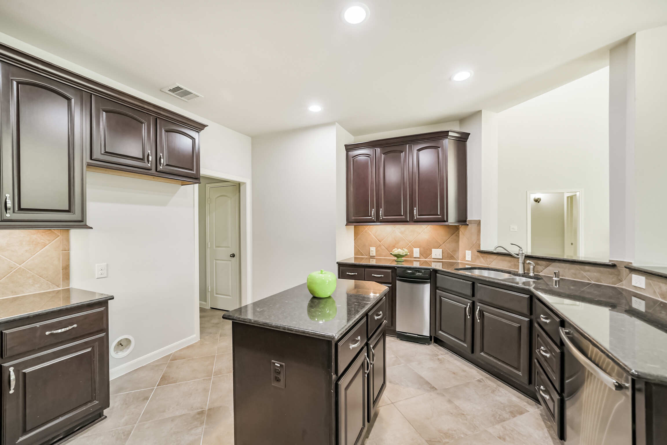 13607 Breakwater Path Loop Houston, TX 77044 - Photo 19 of 47