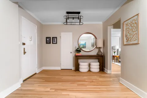 $940,000 | 60 East 9th Street, Unit 640 | Greenwich Village