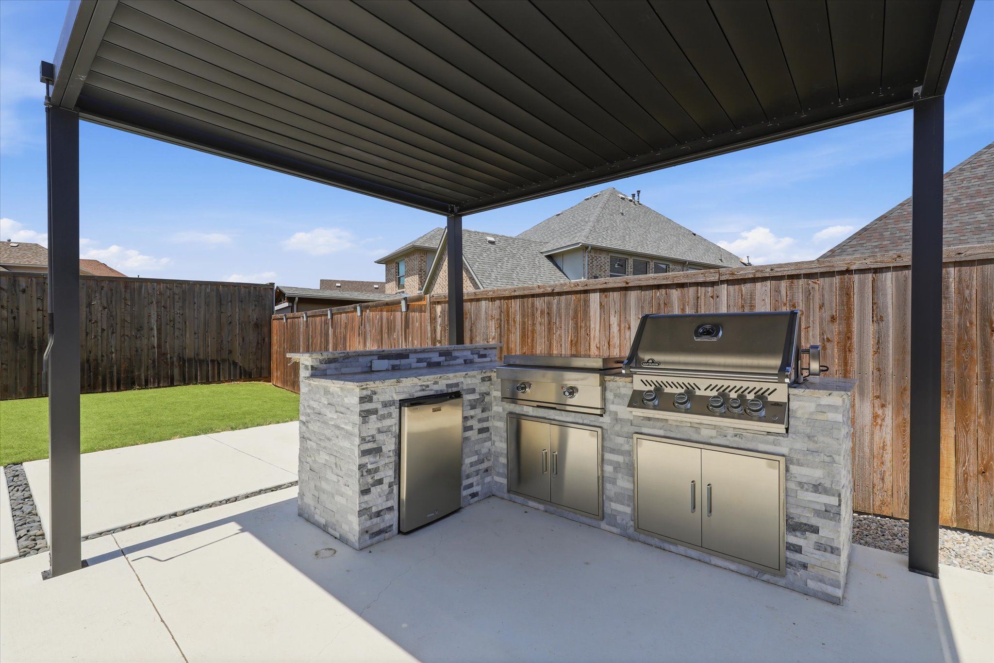 2433 Mare Road Carrollton, TX 75010 - Photo 33 of 41 Gallery Image 33