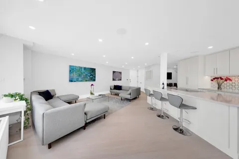 $2,395,000 | 415 East 37th Street, Unit 9JK | Murray Hill