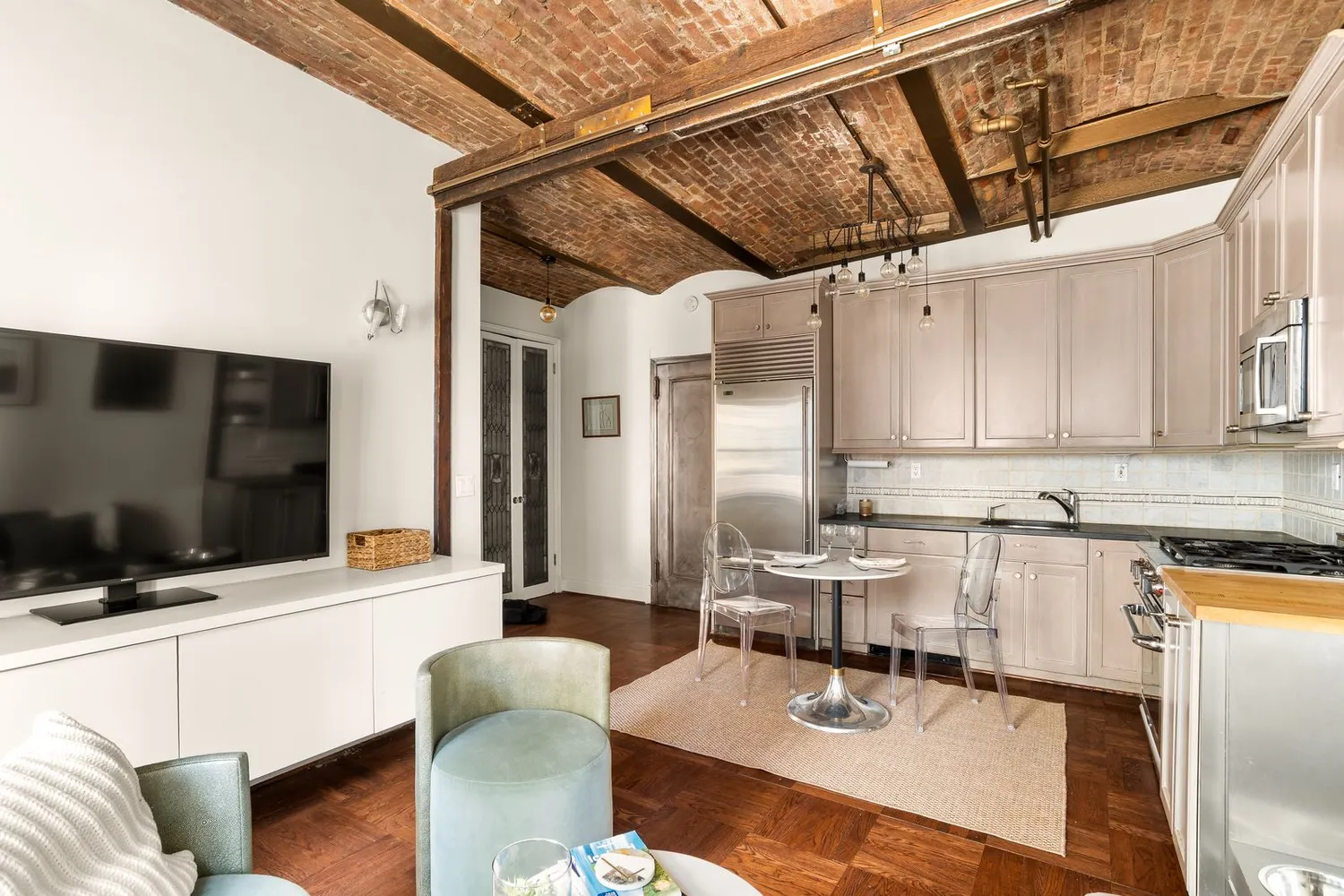 $699,000 | 205 West 57th Street, Unit 11DB | Midtown Central