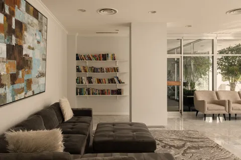 $820,000 | 10450 Wilshire Boulevard, Unit 12C, Los Angeles, CA 90024