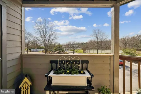 $595,000 | 2110 Chesapeake Harbour Drive East, Unit 101, Annapolis, MD 21403