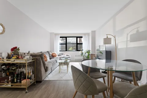 $595,000 | 357 East 57th Street, Unit 2E | Sutton Place