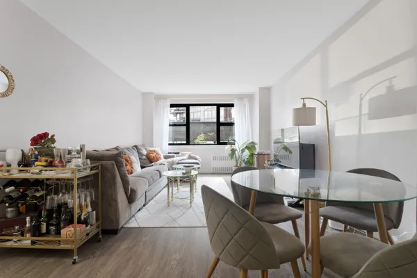 $570,000 | 357 East 57th Street, Unit 2E | Sutton Place