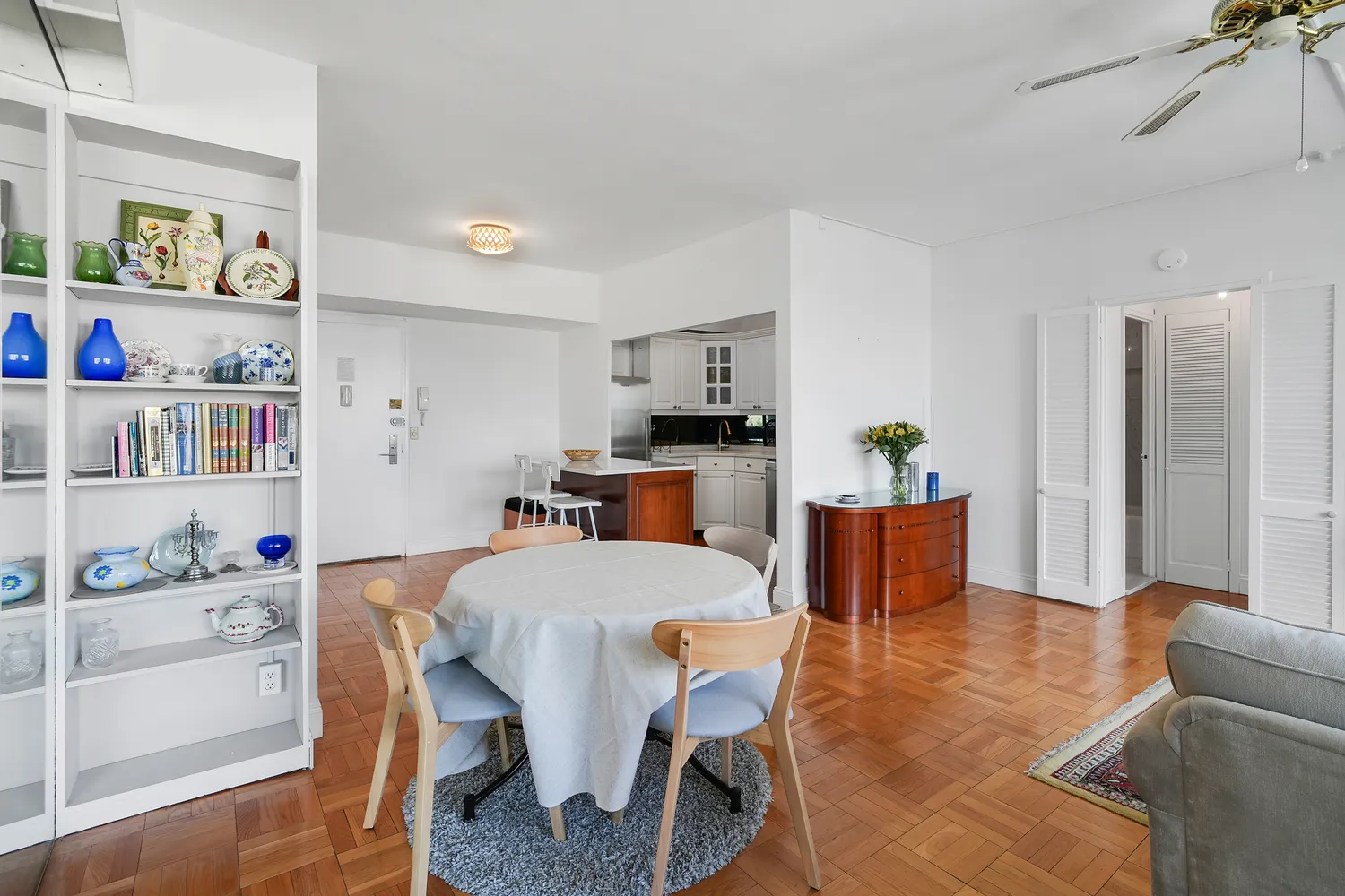 $850,000 | 201 East 21st Street, Unit 20G | Gramercy