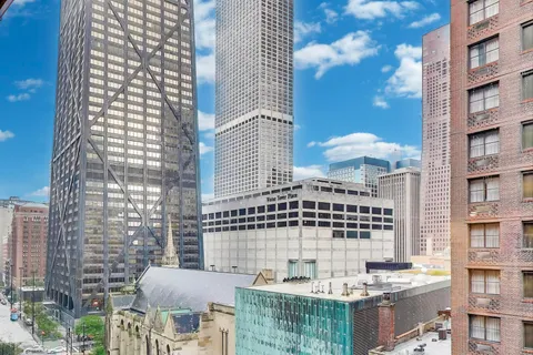 $370,000 | 110 East Delaware Place, Unit 1402, Chicago, IL 60611
