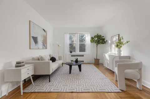 $425,000 | 280 Ocean Parkway, Unit 1S | Kensington