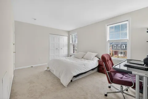 $390,000 | 20017 Spur Hill Drive, Gaithersburg, MD 20886