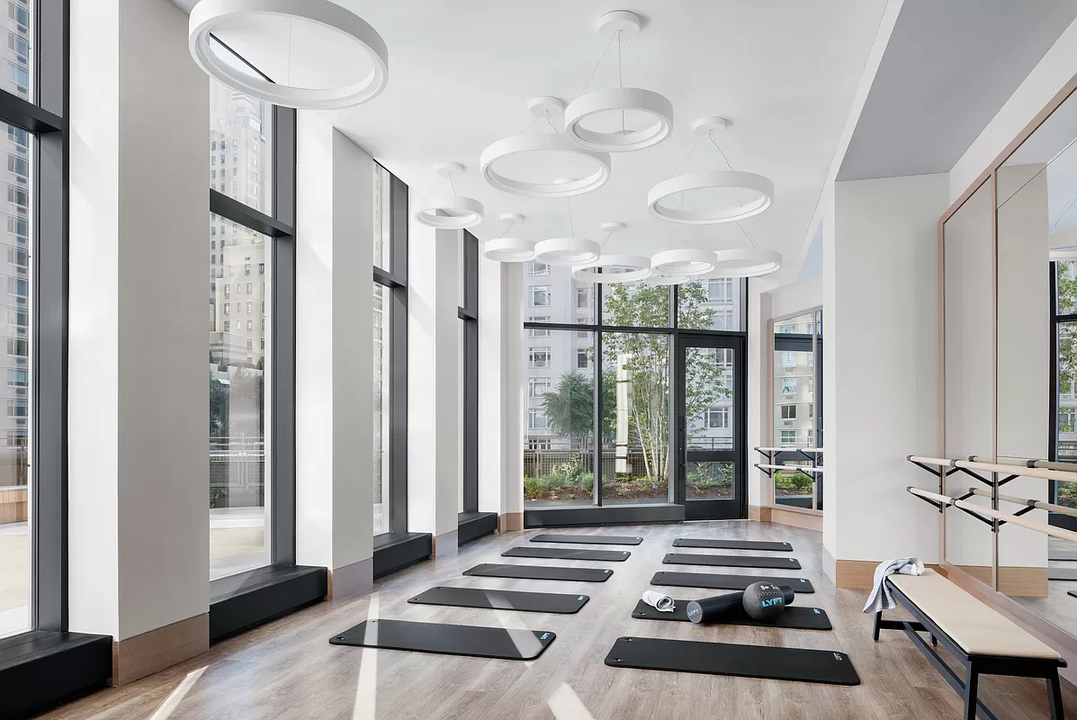 15 West 61st Street, Unit 3 Manhattan, NY 10023 - Photo 12 of 19