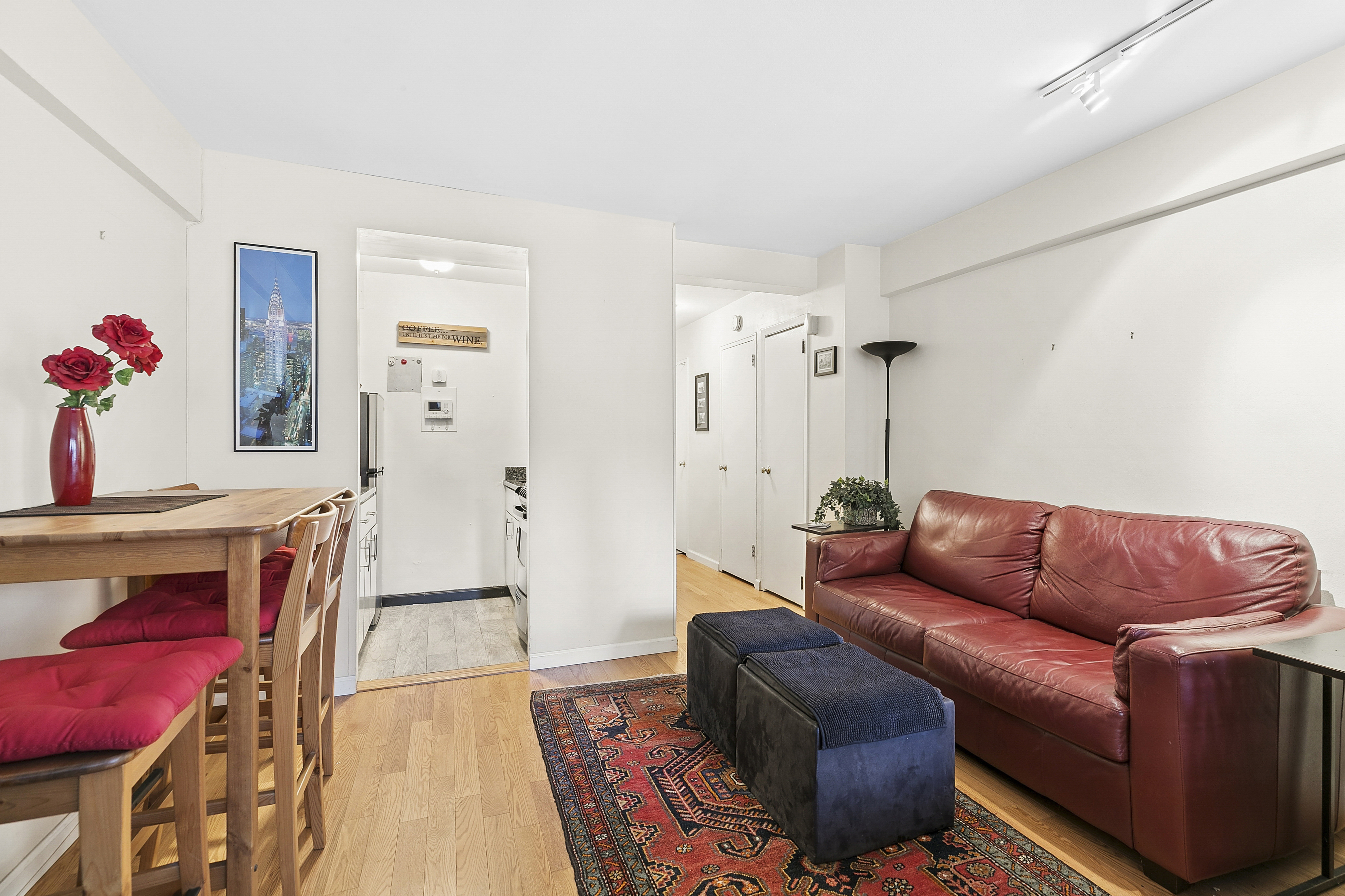 321 East 45th Street, Unit 9F Manhattan, NY 10017 - Photo 4 of 8