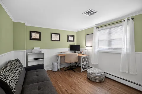 $425,000 | 35 Manor Avenue, Oaklyn, NJ 08107