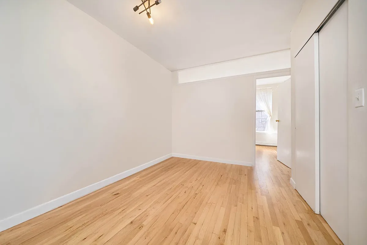 105 West 105th Street, Unit 3B Manhattan, NY 10025 - Photo 2 of 7