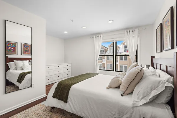 $8,000 | 436 Albany Court, West New York, NJ 07093