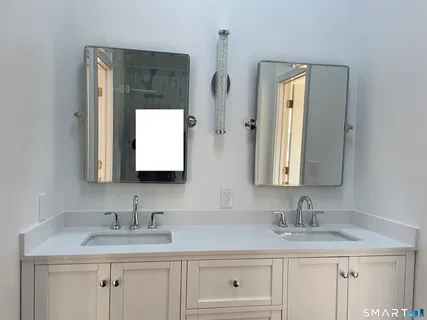 $2,095,000 | 2177 Cross Highway, Fairfield, CT 06824