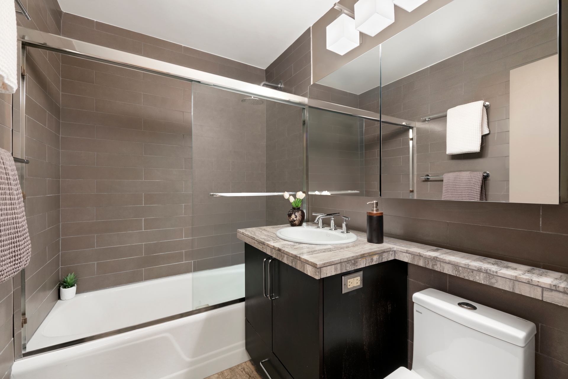 20 East 9th Street, Unit 14L Manhattan, NY 10003 - Photo 9 of 23