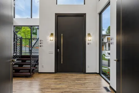 $1,999,990 | 5824 Woodland Hills Drive, Nashville, TN 37211