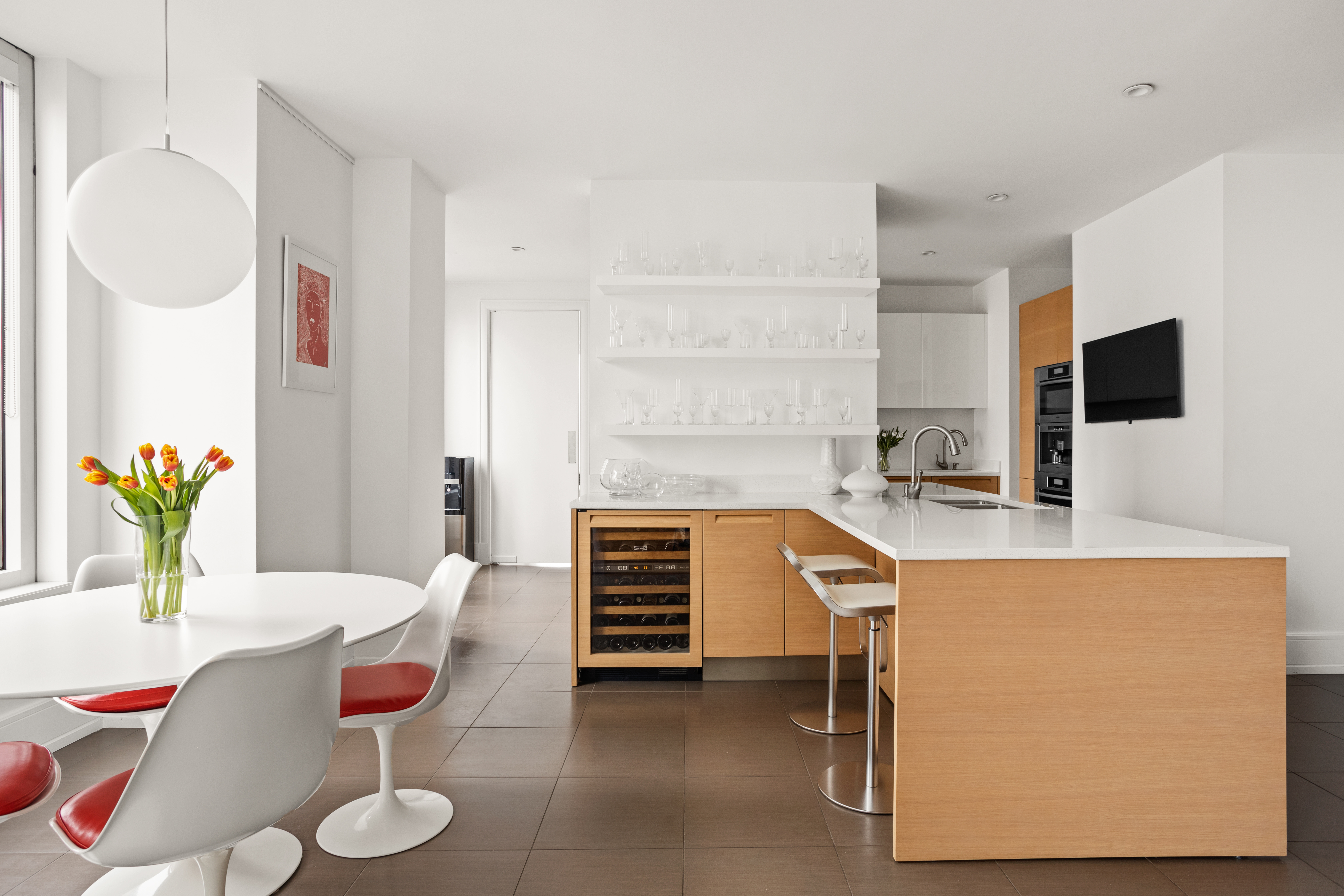 255 East 74th Street, Unit 12A Manhattan, NY 10021 - Photo 6 of 28