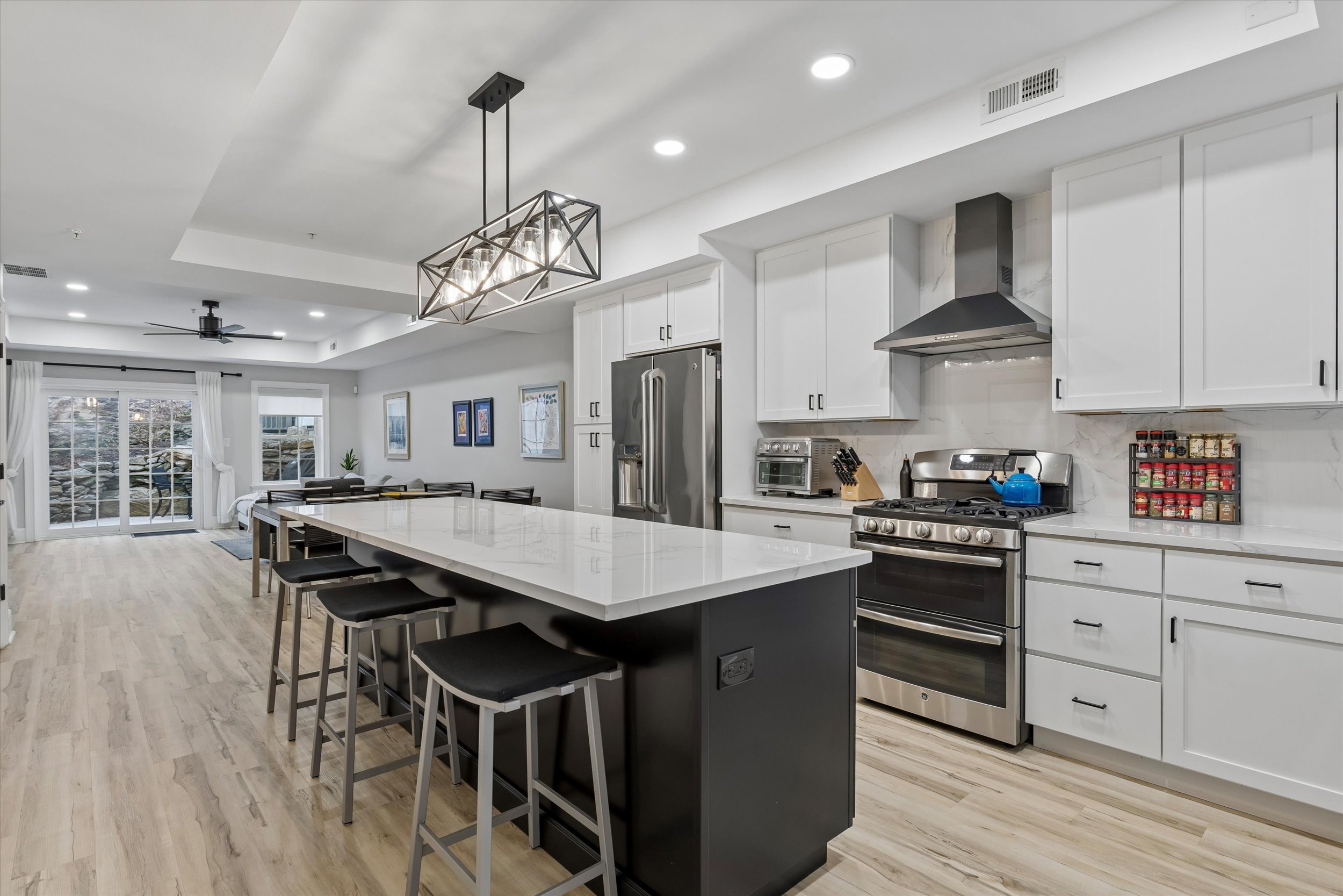 216 Wendover Street Philadelphia, PA 19128 - Photo 4 of 35