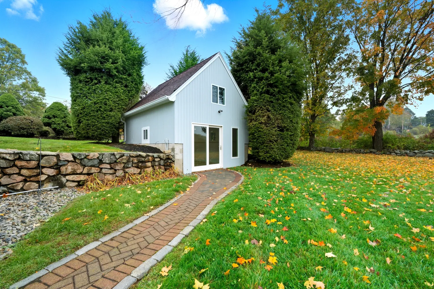 $2,400,000 | 6 Lynbrook Road, Southborough, MA 01772