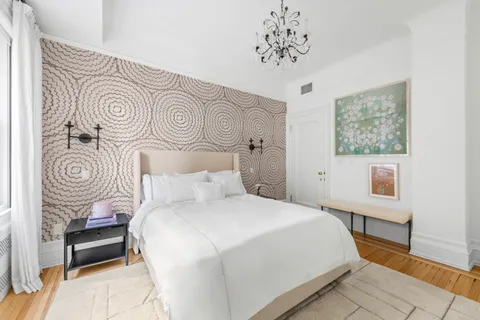 $2,585,000 | 26 East 63rd Street, Unit 11F | Lenox Hill