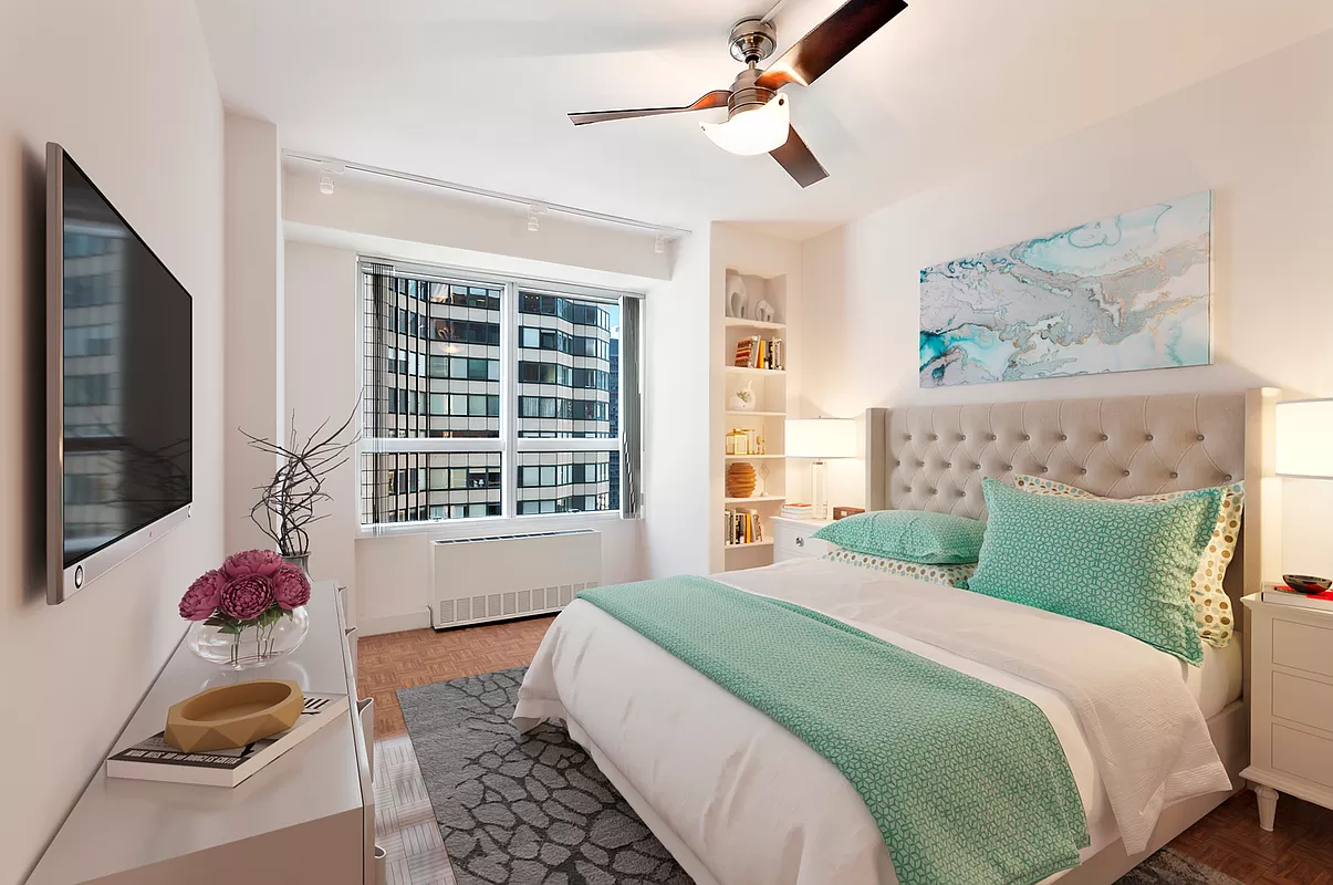 146 West 57th Street, Unit 61F Manhattan, NY 10019 - Photo 3 of 7