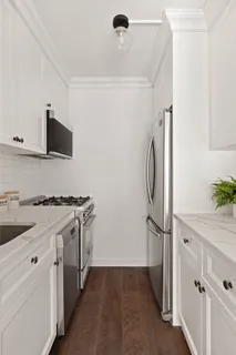 $815,000 | 201 West 21st Street, Unit 5J | Chelsea