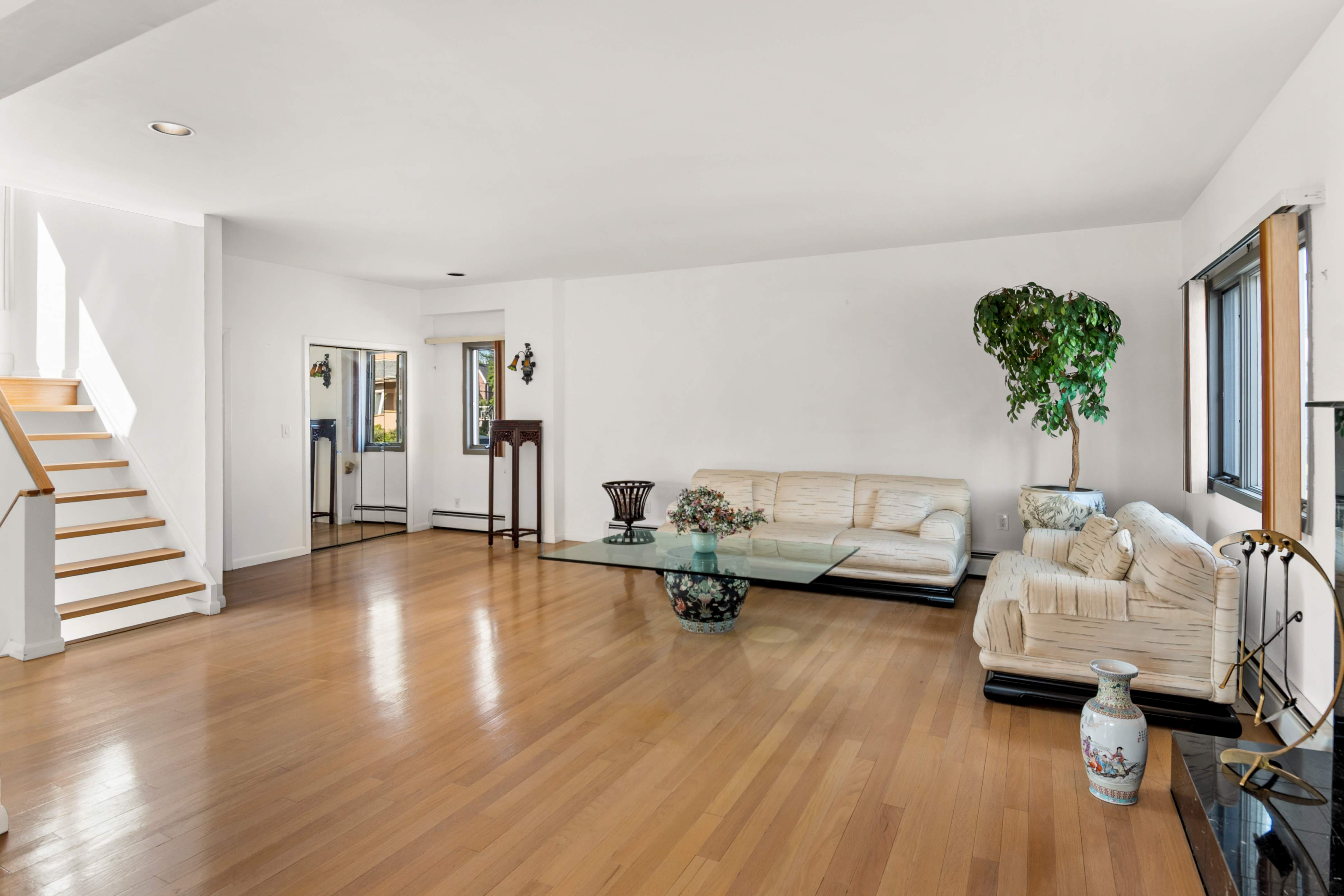 3391 Country Club Road, Unit 6 Bronx, NY 10465 - Photo 8 of 33 Gallery Image 8