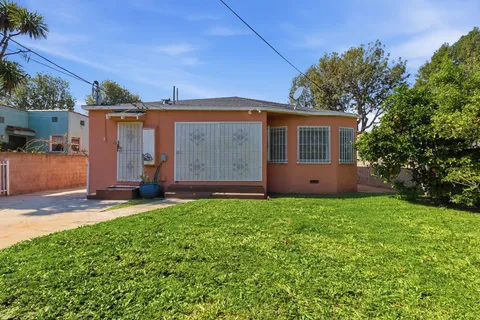$899,999 | 3810 Olmsted Avenue, Los Angeles, CA 90008