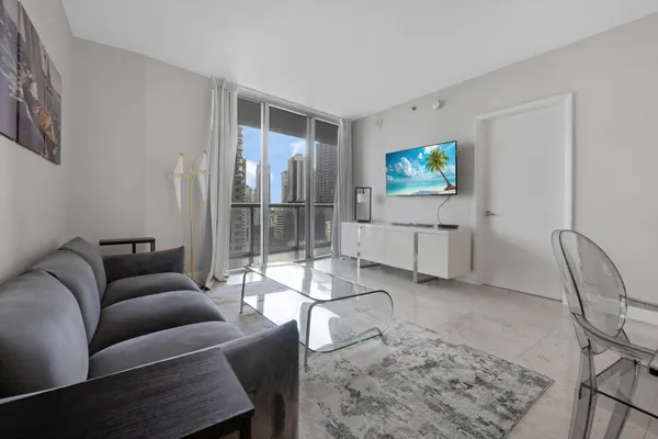 $875,000 | 485 Brickell Avenue, Unit 1909, Miami, FL 33131