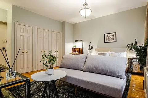 $2,700 | 305 East 95th Street, Unit 3C | Upper East Side