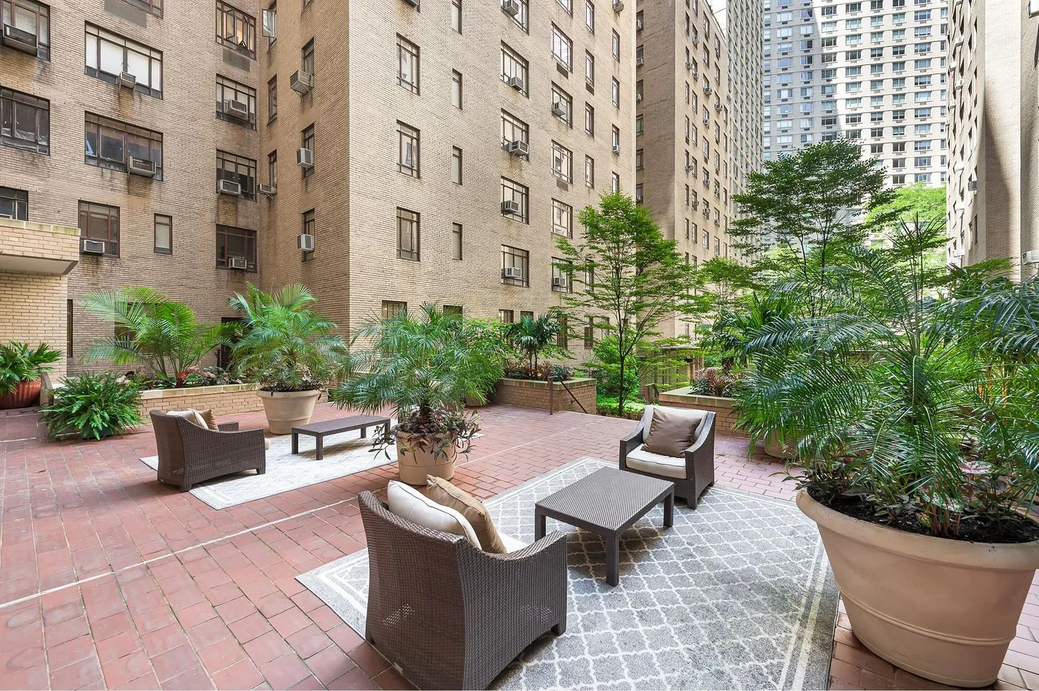 $3,475,000 | 25 Central Park West, Unit 14R | Upper West Side