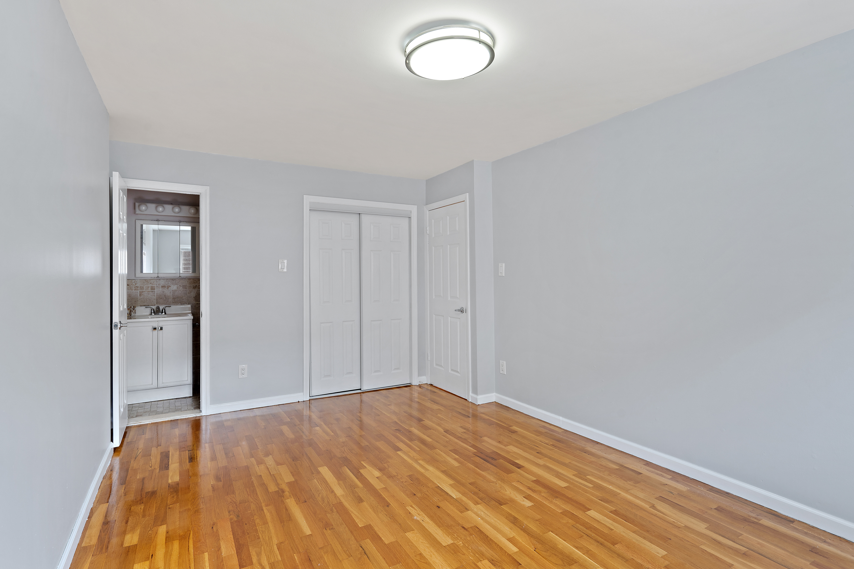 3230 Johnson Avenue, Unit 3 Bronx, NY 10463 - Photo 14 of 21 a view of empty room