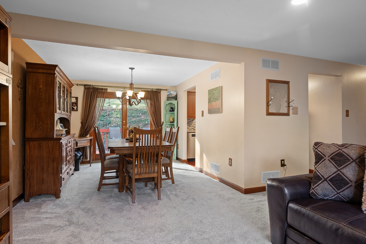 92 Buckhill Road Pittsburgh, PA 15237 - Photo 9 of 20 Gallery Image 9