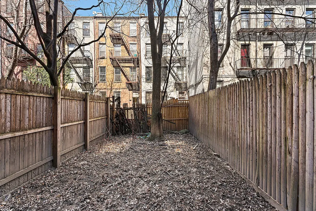 $2,800 | 445 West 48th Street, Unit 1C | Hell's Kitchen