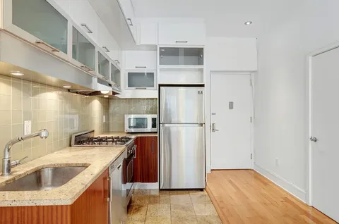 $735,000 | 41-26 27th Street, Unit 7C | Long Island City